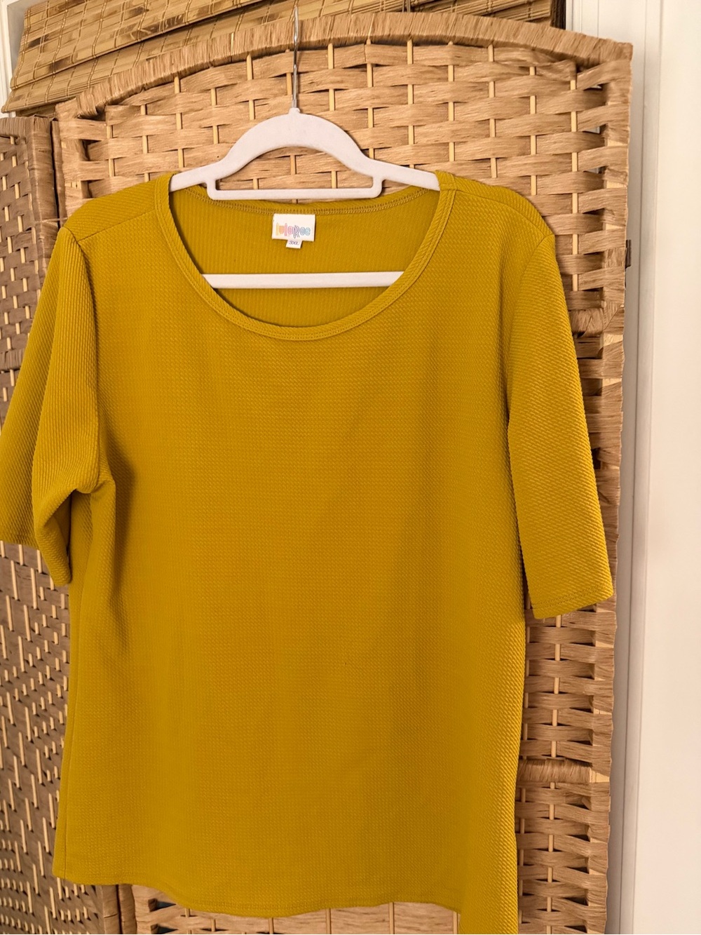 LulaRoe Crescent Textured Crewneck Top in Mustard Yellow 3xl EUC